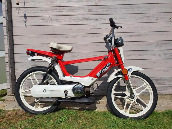 Honda camino klasse B custom 90s, Fietsen en Brommers, Brommers | Oldtimers, Ophalen