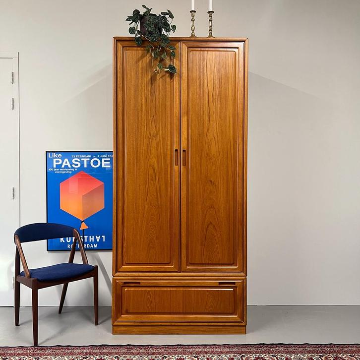 Armoire vintage •Dyrlund•, Maison & Meubles, Armoires | Penderies & Garde-robes, Enlèvement ou Envoi