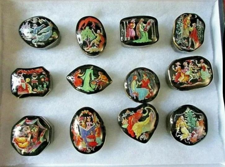 Franklin Mint Russische lakei muziekdoosjes set 12, Antiek en Kunst, Antiek | Porselein, Ophalen