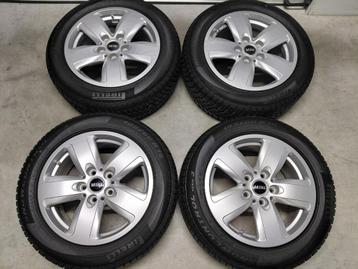 16 inch velgen met winterbanden Mini Clubman F54 beschikbaar voor biedingen