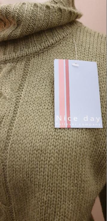 NIEUW artikel : Nice day sweater - Maat S beschikbaar voor biedingen