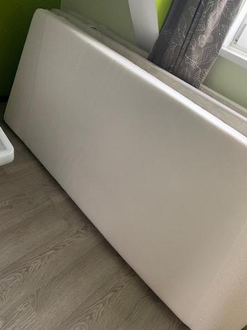 Matelas TEMPUR impeccable 90/210 beschikbaar voor biedingen