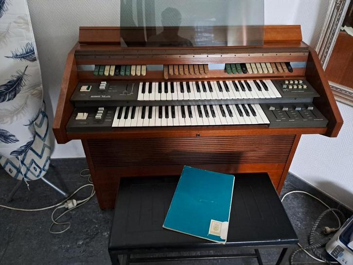 Eminent 310 unique met strings ensemble, Muziek en Instrumenten, Orgels, Zo goed als nieuw, Orgel, Ophalen