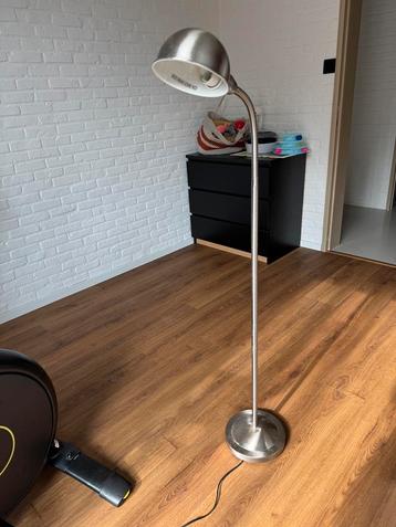 Staande lamp IKEA beschikbaar voor biedingen