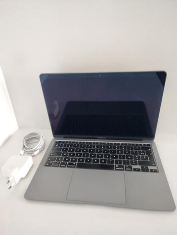 Apple macbook air m1 (batterij 100%)   beschikbaar voor biedingen