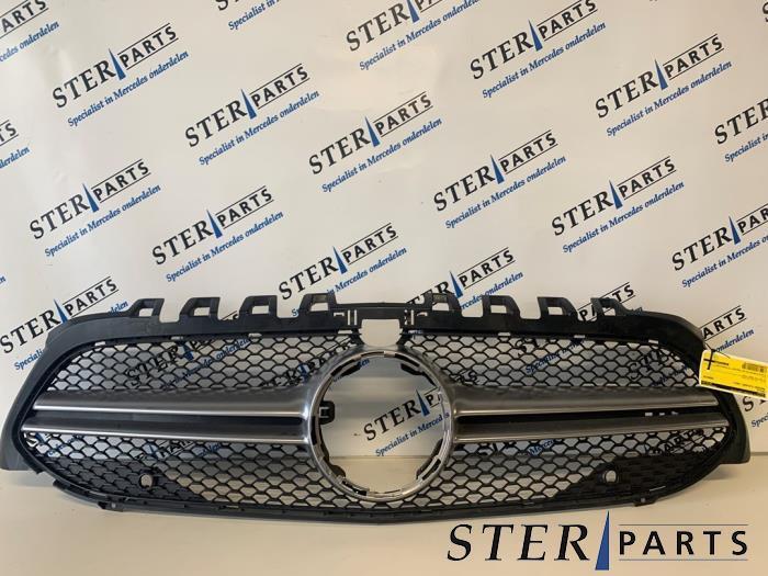 Calandre d'un Mercedes A-Klasse, Autos : Pièces & Accessoires, Carrosserie & Tôlerie, Mercedes-Benz, Utilisé, 3 mois de garantie