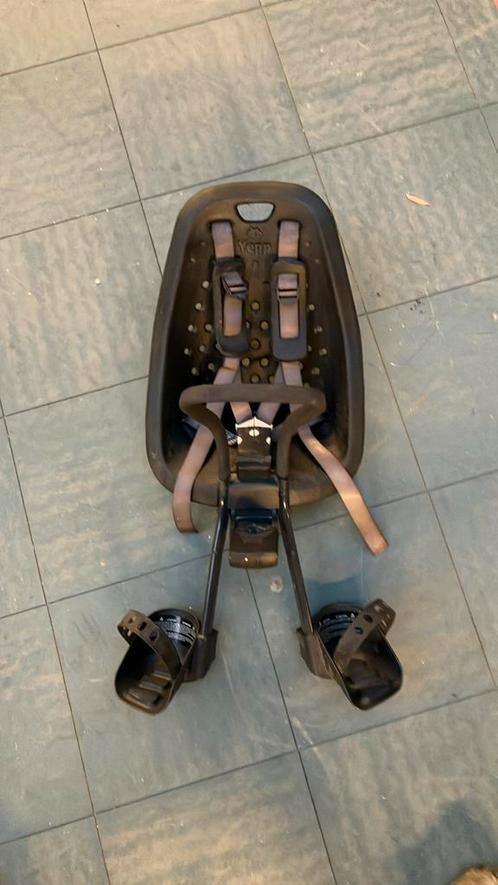 Thule yepp mini fietsstoel, Fietsen en Brommers, Fietsaccessoires | Fietsstoeltjes, Gebruikt, Voorzitje, 0 t/m 18 kg, Voetsteuntjes
