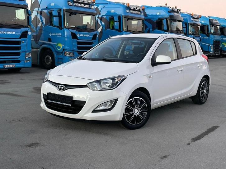 •⁠  ⁠Hyundai i 20 •⁠  ⁠08/10/2013 •⁠  ⁠121000.km, Autos, Hyundai, Entreprise, ABS, Phares directionnels, Airbags, Air conditionné