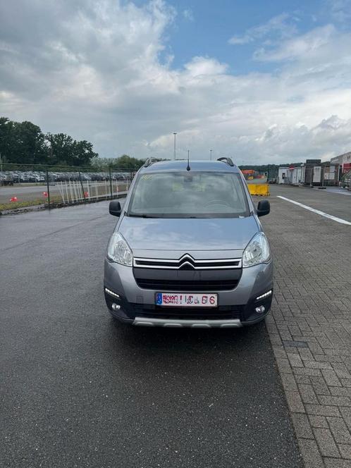 Citroen Berlingo 1.6 bluehdi XTR 100 / 2017/ 147700km, Auto's, Citroën, Particulier, Berlingo, ABS, Bluetooth, Radio, Ophalen