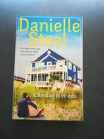 Elke dag is er één - Danielle Steel ,Special Veldboeket 2017, Ophalen of Verzenden, Zo goed als nieuw, Danielle Steel