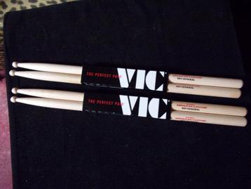 2 paar drumstokken Vic Firth SD1 General beschikbaar voor biedingen