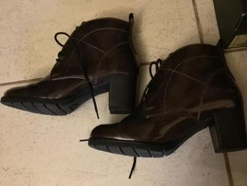 Marco Tozzi bruine lak dames schoen 38 beschikbaar voor biedingen