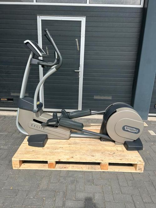 Technogym excite 700 led crosstrainer synchro hometrainer, Sport en Fitness, Fitnessmaterialen, Gebruikt, Ophalen