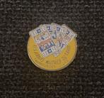 PIN - CLUB ATOUTS MAITRES - TAROT - KAARTEN - KAARTSPEL, Verzamelen, Verzenden, Gebruikt, Overige onderwerpen, Speldje of Pin