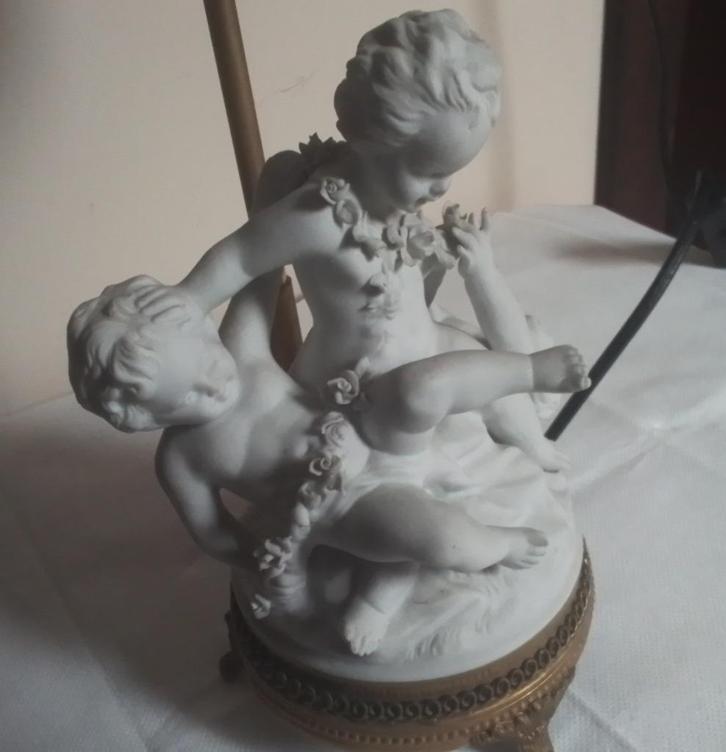 Lamp met 3 biscuit porseleinen engelen, Antiek en Kunst, Antiek | Porselein, Verzenden