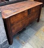 Grote vintage houten kist uit de jaren 1600, Ophalen, Zo goed als nieuw