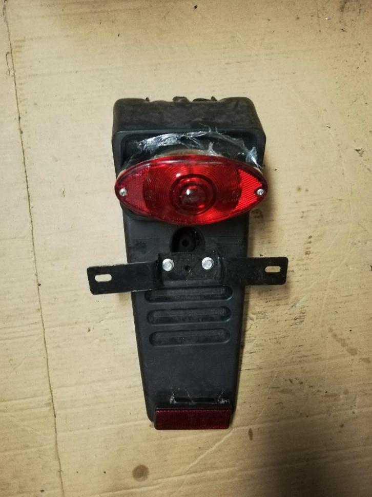 Sparbord + Achterlicht Dax, Fietsen en Brommers, Brommeronderdelen | Algemeen, Nieuw, Ophalen