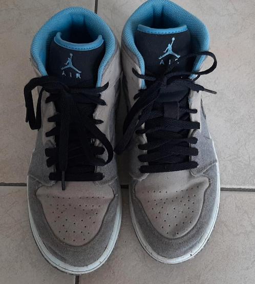 Nike Air Jordan 1 Mid Crater Grey University Blue maat 40,5, Kinderen en Baby's, Kinderkleding | Schoenen en Sokken, Gebruikt