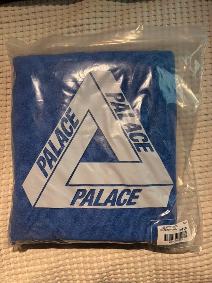 Palace Tri-Ferg Towel/Badhanddoek, Vêtements | Hommes, Vêtements de bain & Maillots de bain, Enlèvement