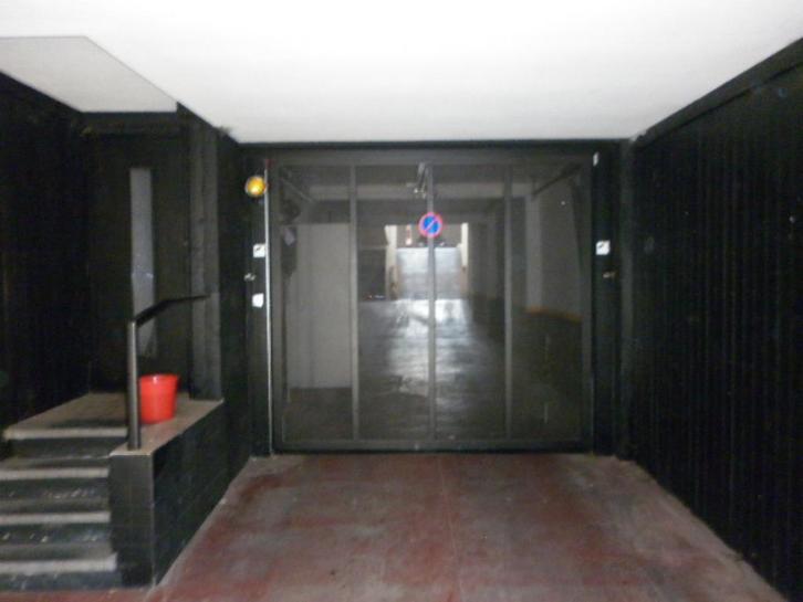 Staanplaats met eigen laadpaal te huur / A'pen centrum, Immo, Garages en Parkeerplaatsen, Antwerpen (stad)