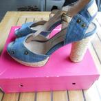 sandalen op hak, Ophalen of Verzenden, Zo goed als nieuw, Blauw