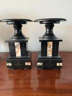 Deux socles en marbre noir avec incrustations, Enlèvement ou Envoi, Autres matériaux