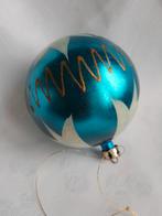 Boule de Noël, Divers, Enlèvement