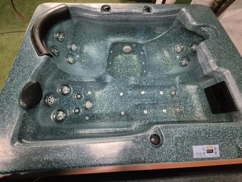 ELKE AVOND TOT 22.00 UUR OPEN‼️3 persoons jacuzzi💦bomvol, Tuin en Terras, Bubbelbaden en Hottubs, Gebruikt, Filter, Ophalen of Verzenden