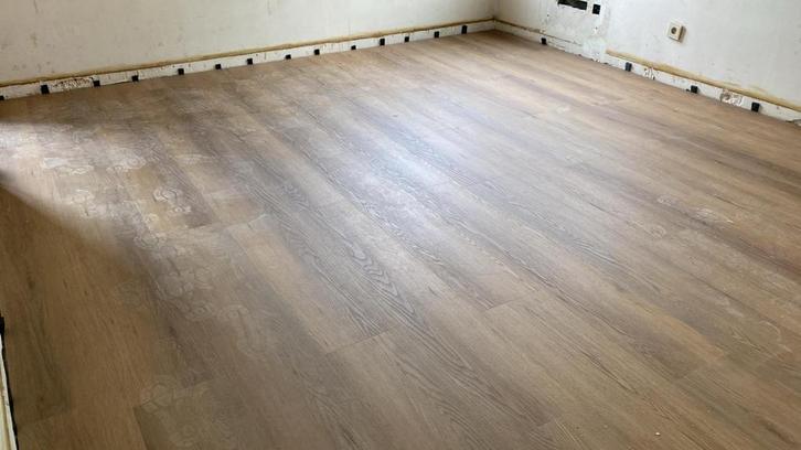 Vinyl clicksysteem, Maison & Meubles, Ameublement | Revêtements de sol, Neuf, Vinyle, Brun, 25 à 50 m², Enlèvement