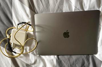 Macbook Pro (13-inch, 2017) beschikbaar voor biedingen