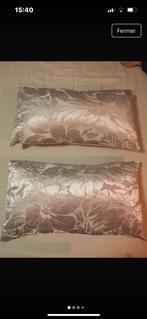 Coussins en velours, Enlèvement, Comme neuf