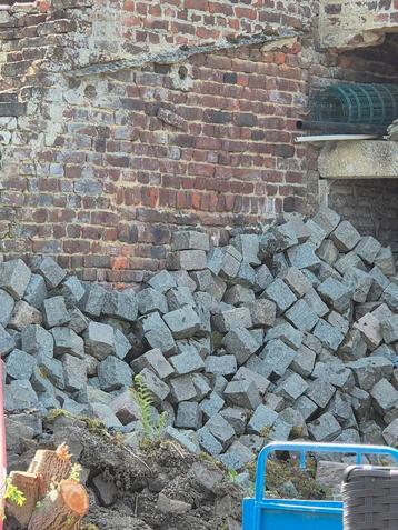 Pavés de rue +_600 pièces  beschikbaar voor biedingen