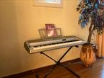 YAMAHA Portable Grand DGX-300 + staander, Muziek en Instrumenten, Keyboards, Zo goed als nieuw, Yamaha, Ophalen