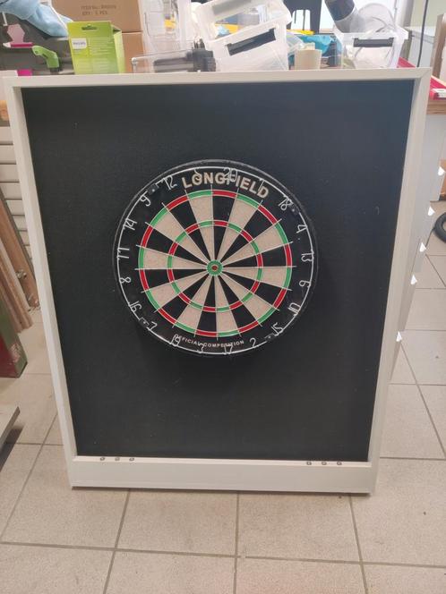 Dartbord met stevig kader, Sport en Fitness, Darts, Zo goed als nieuw, Dartbord, Ophalen