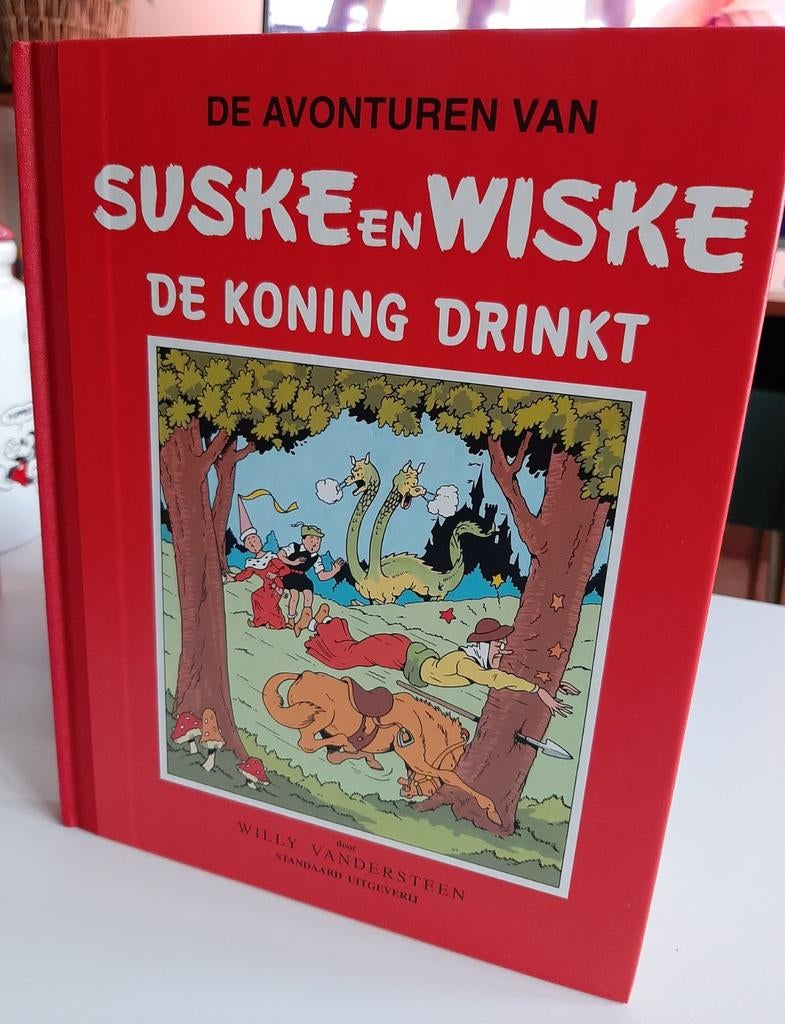 Hardcover, De koning drinkt + bijlage, Boeken, Ophalen of Verzenden