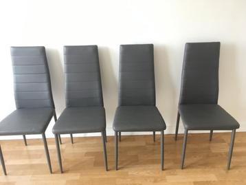 4 elegante stoelen Albatros. Direct op te halen weggeefprijs beschikbaar voor biedingen