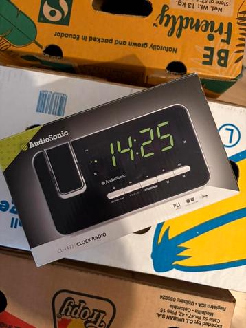 Wekkerradio met uur projectie beschikbaar voor biedingen