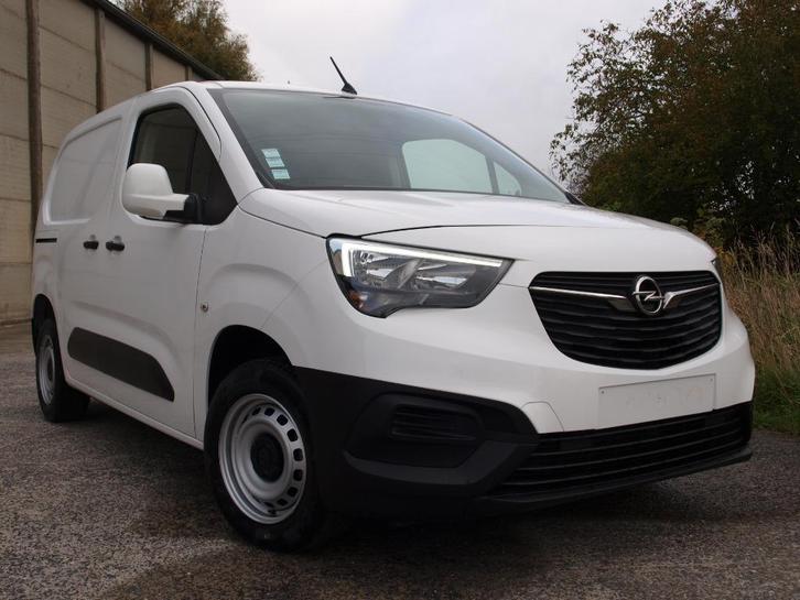 Opel Combo 28500 KM 1.5TD **nieuwstaat**, Auto's, Bestelwagens en Lichte vracht, Particulier, ABS, Airbags, Airconditioning, Android Auto