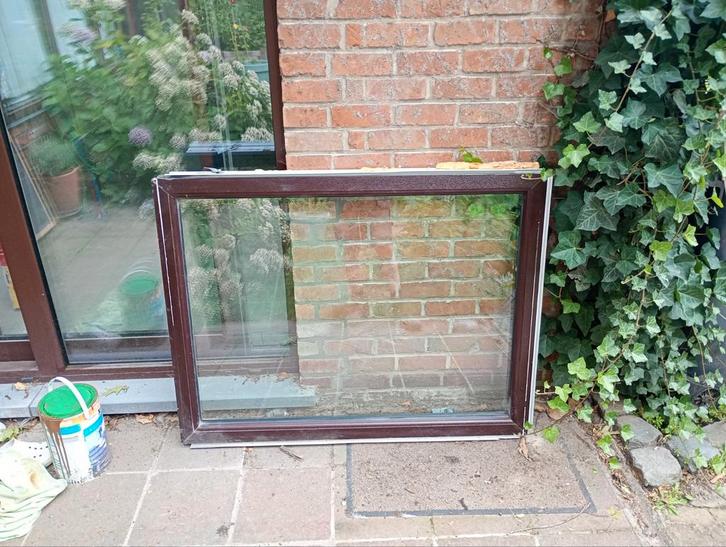 Ramen dubbel glas PVC met sticker., Doe-het-zelf en Bouw, Raamkozijnen en Schuifdeuren, Gebruikt, Ophalen of Verzenden