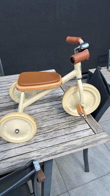 Beige Banwood driewieler met duwstang beschikbaar voor biedingen