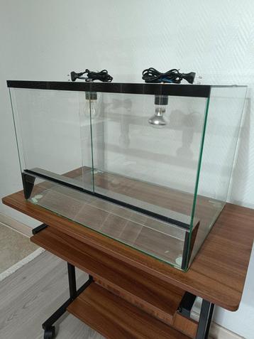 Terrarium en Verre 60x40x40 cm – Avec Sockets beschikbaar voor biedingen