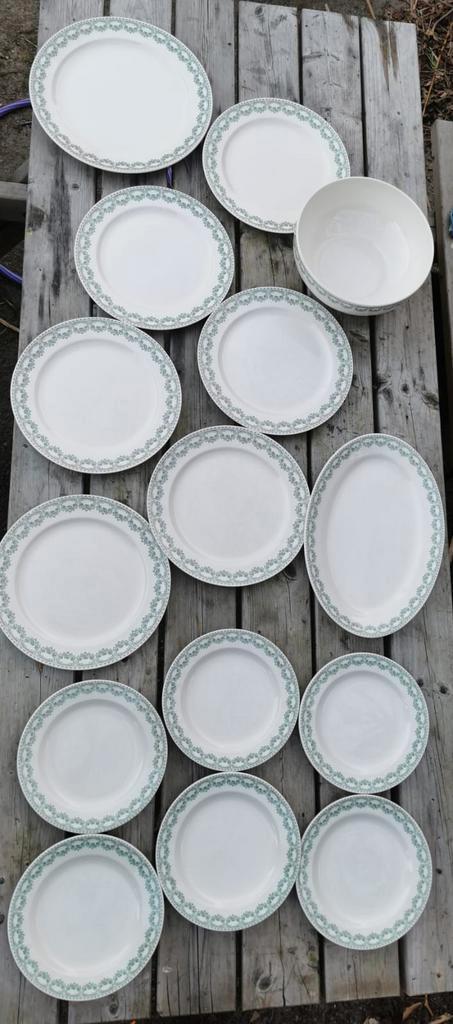 Ensemble Royal Boch Carlotta vert, Antiek en Kunst, Antiek | Servies compleet, Ophalen