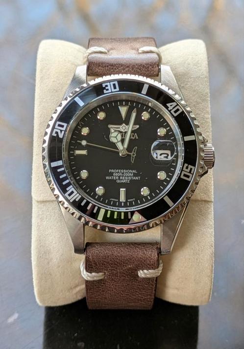 Invicta duikershorloge|Quartz|37.5mm|bruin lederen bandje, Handtassen en Accessoires, Horloges | Heren, Zo goed als nieuw, Ophalen of Verzenden