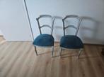 2 stoelen met blauwe zitting, Huis en Inrichting, Stoelen, Ophalen, Gebruikt, Hout, Twee