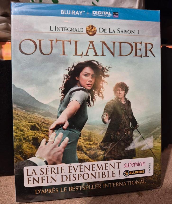 Outlander Saison 1 Blu-ray neuf, CD & DVD, Blu-ray, Coffret, Enlèvement ou Envoi