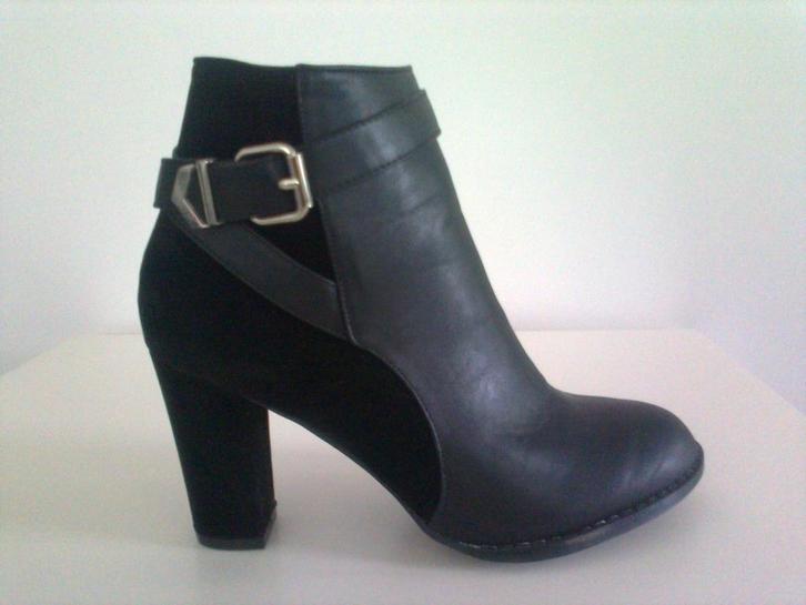 Bottines noires aspect daim et cuir 40, Kleding | Dames, Schoenen, Nieuw, Lage of Enkellaarzen, Zwart, Verzenden