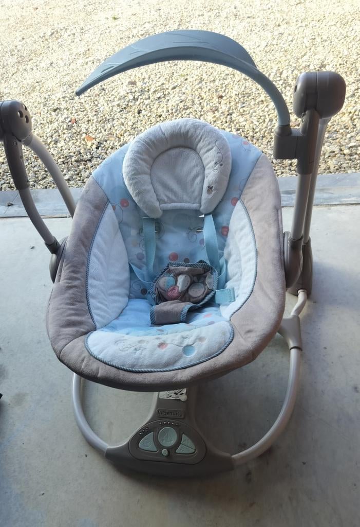 wiegstoeltje met verschillende functies en muziek, Enlèvement