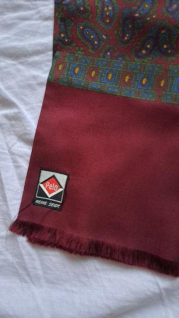 écharpe foulard Homme Pelo soie beschikbaar voor biedingen