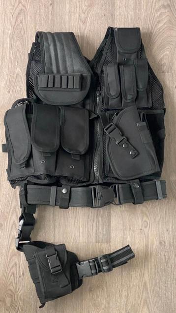 Tactische airsoftvest + beenholster beschikbaar voor biedingen