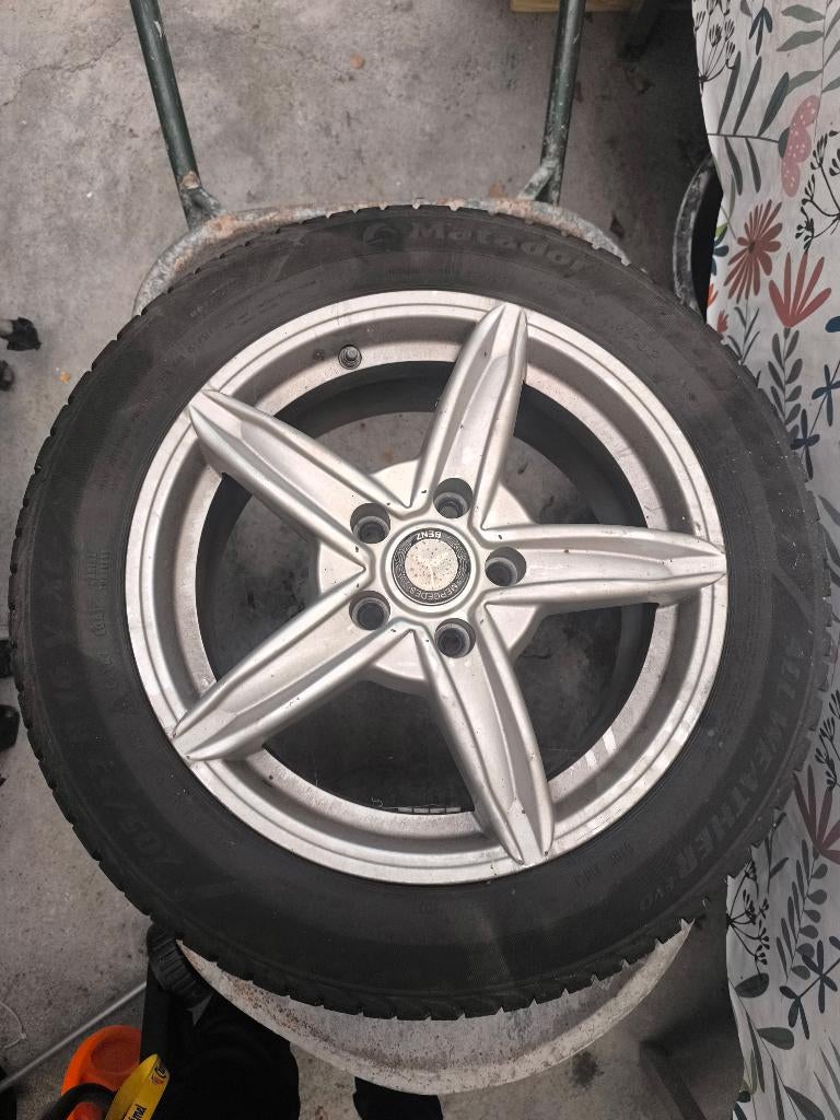 Jantes et pneus hiver, Autos : Pièces & Accessoires, Pneus & Jantes, Pneus hiver, 16 pouces, Véhicule de tourisme, 205 mm